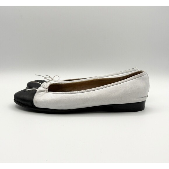 Chanel Ballet Flats White & Black Bi-Color Leather Cap Toe CC Logo Sz EU 36.5 - Picture 5 of 13